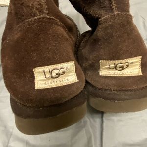 authentic brown ugg boots !